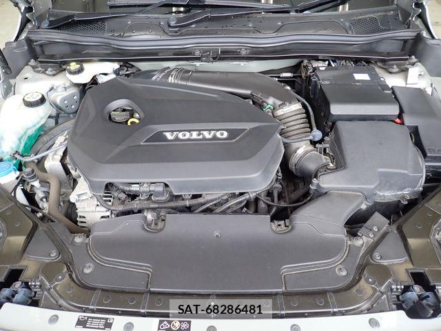Volvo V40 2013-06 7360357-25