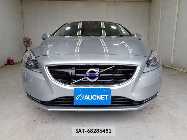 Volvo V40 2013-06 7360357-4