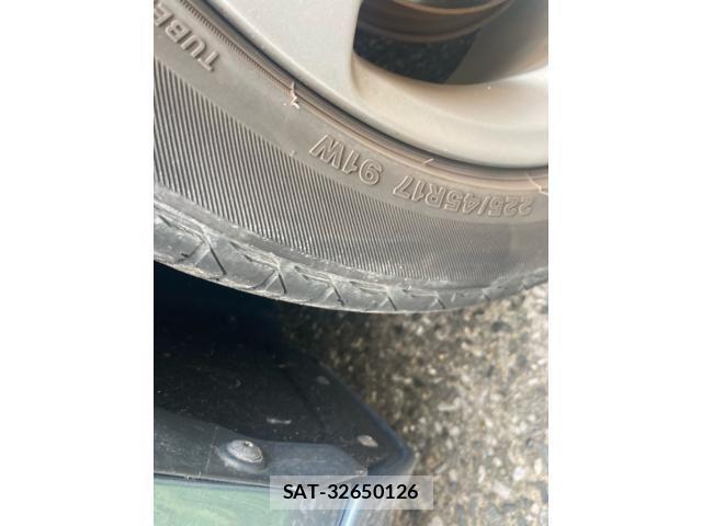 Volvo V40 2013-02 7360359-16