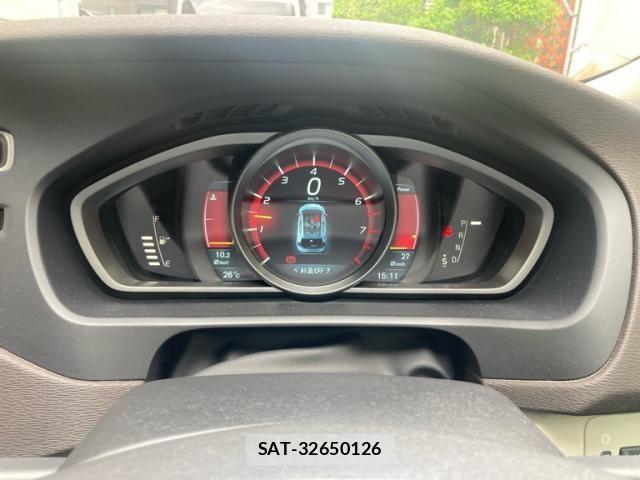 Volvo V40 2013-02 7360359-20