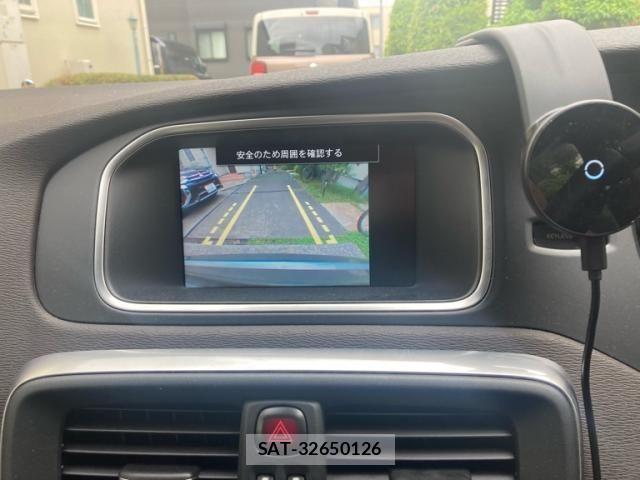 Volvo V40 2013-02 7360359-23