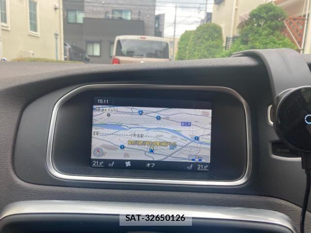 Volvo V40 2013-02 7360359-24