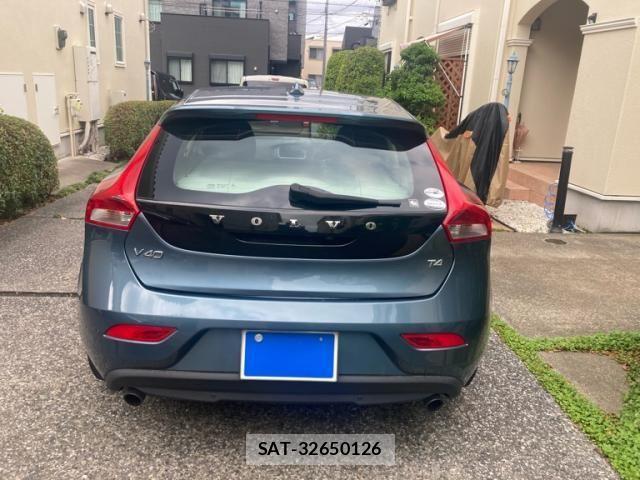 Volvo V40 2013-02 7360359-5