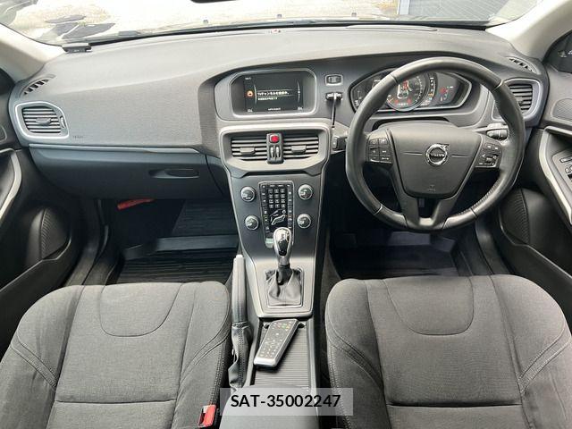 Volvo V40 2017-03 7394714-2
