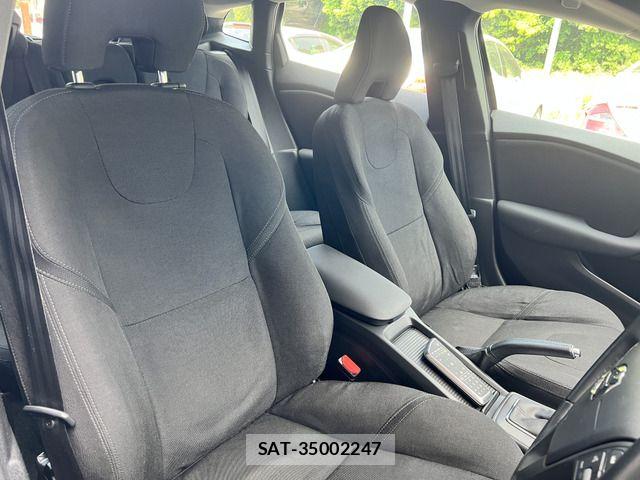 Volvo V40 2017-03 7394714-5