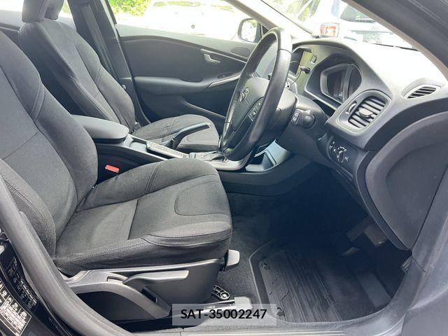 Volvo V40 2017-03 7394714-7