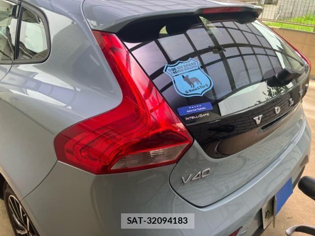 Volvo V40 2018-04 7458679-9