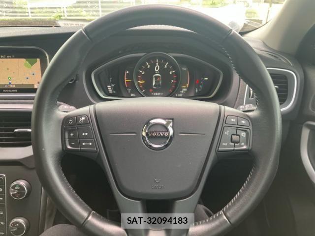 Volvo V40 2018-04 7458679-19