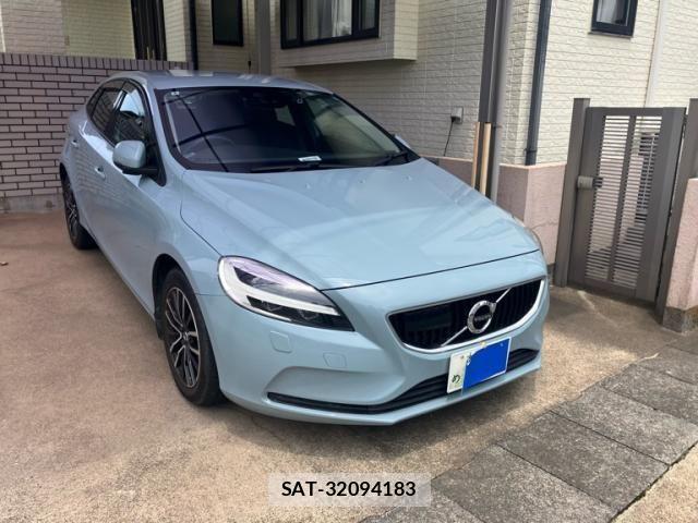 Volvo V40 2018-04 7458679-3