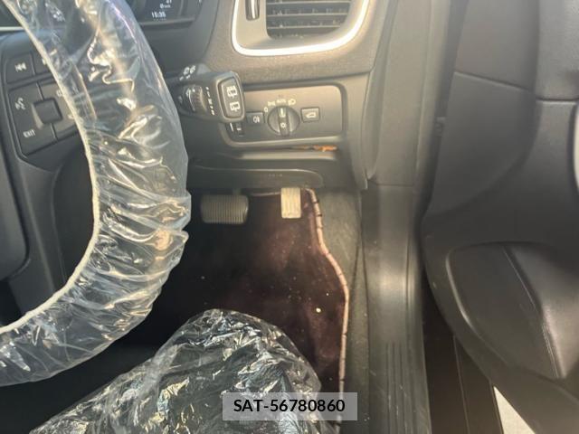 Volvo V40 2017-05 7503526-10