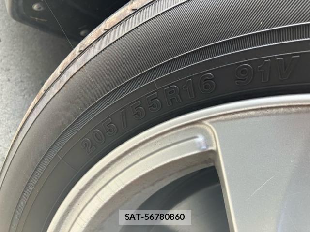 Volvo V40 2017-05 7503526-3