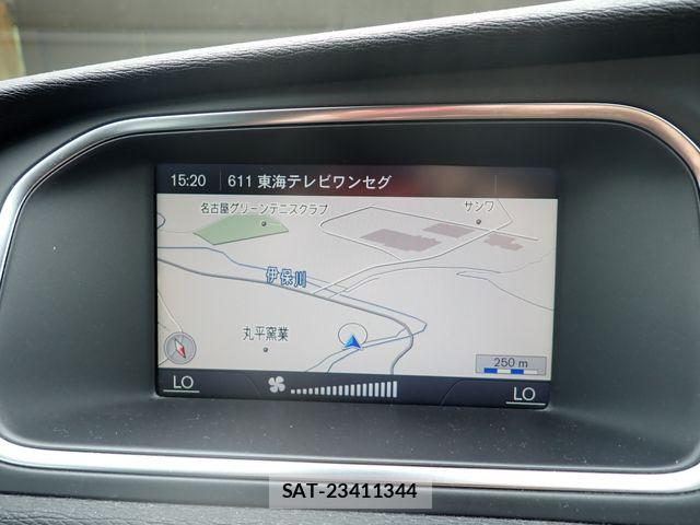 Volvo V40 2013-12 7510388-10