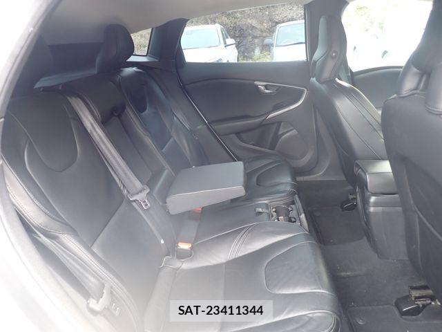Volvo V40 2013-12 7510388-18