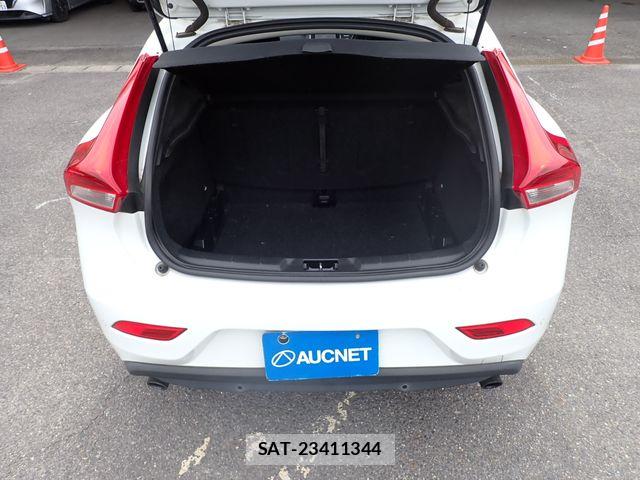 Volvo V40 2013-12 7510388-20