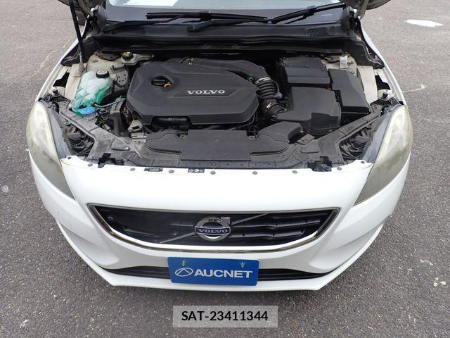 Volvo V40 2013-12 7510388-24