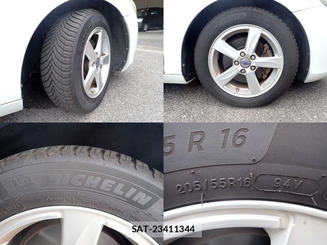 Volvo V40 2013-12 7510388-25