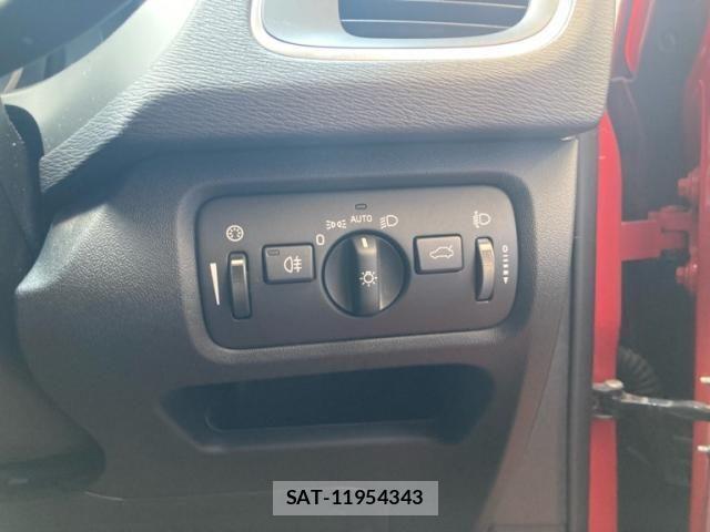 Volvo V40 2013-08 7503527-20
