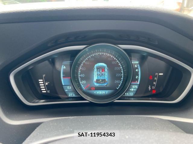 Volvo V40 2013-08 7503527-22