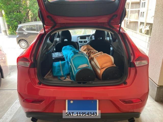 Volvo V40 2013-08 7503527-7