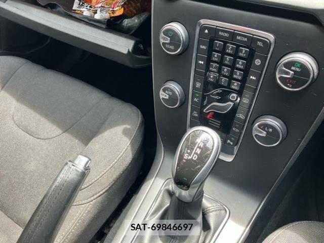 Volvo V40 2016-06 7503528-20
