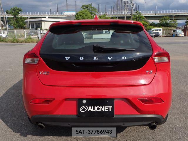 Volvo V40 2015-12 7503525-11