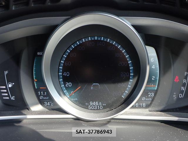Volvo V40 2015-12 7503525-13