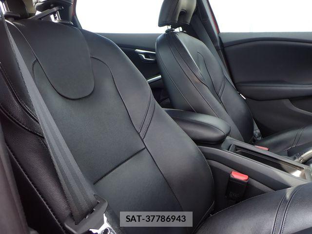 Volvo V40 2015-12 7503525-21