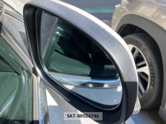 Volvo V40 2017-03 7621130-15
