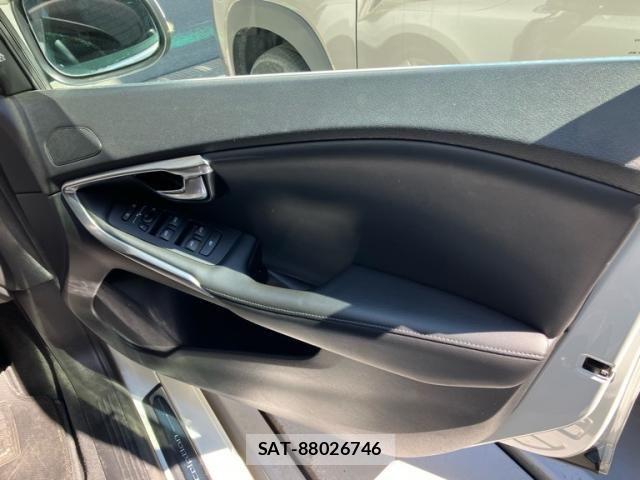 Volvo V40 2017-03 7621130-16