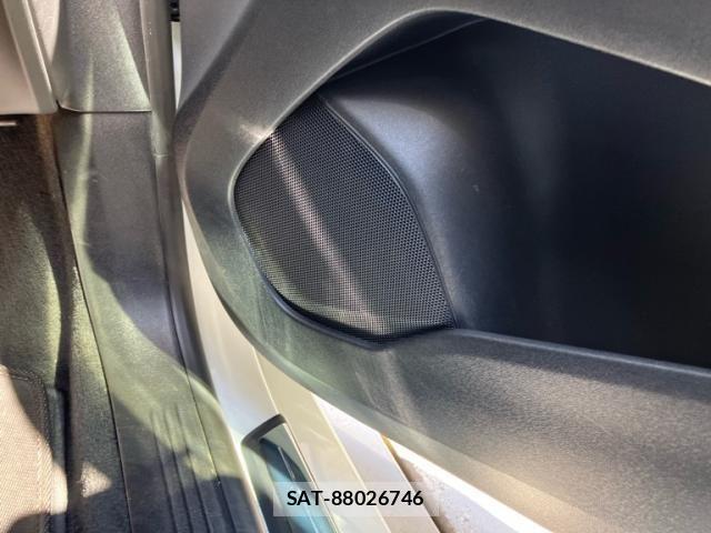 Volvo V40 2017-03 7621130-17