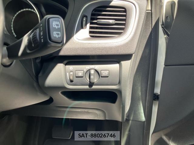Volvo V40 2017-03 7621130-22