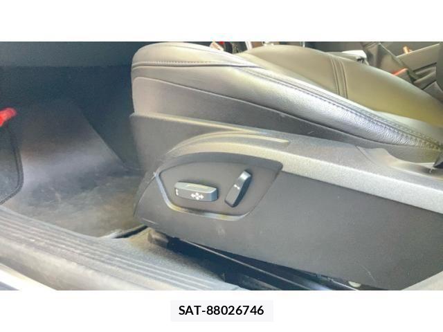 Volvo V40 2017-03 7621130-27