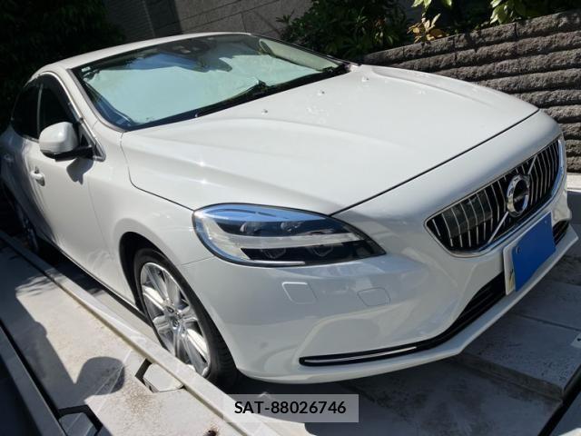Volvo V40 2017-03 7621130-2