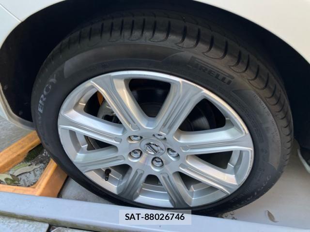 Volvo V40 2017-03 7621130-8