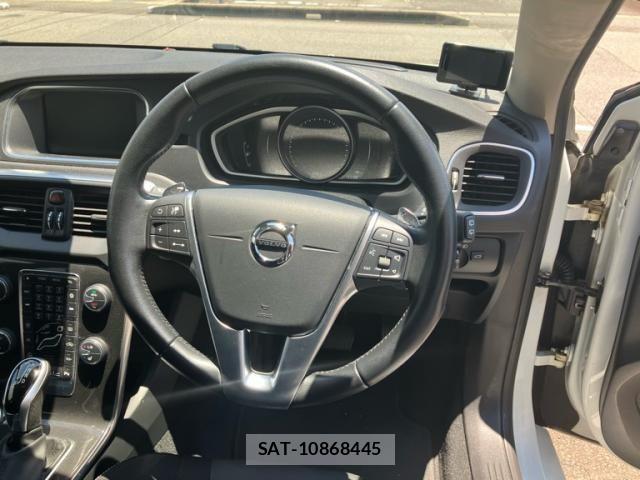 Volvo V40 2017-06 7621131-15