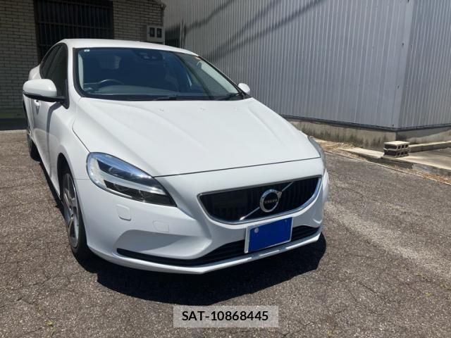 Volvo V40 2017-06 7621131-1