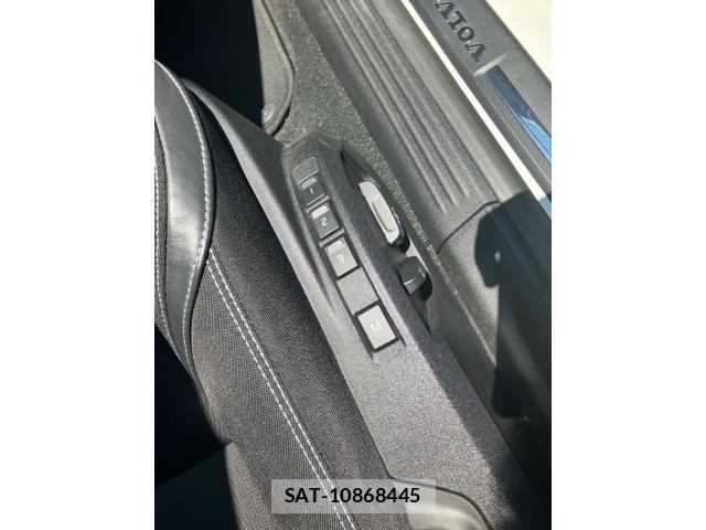 Volvo V40 2017-06 7621131-19