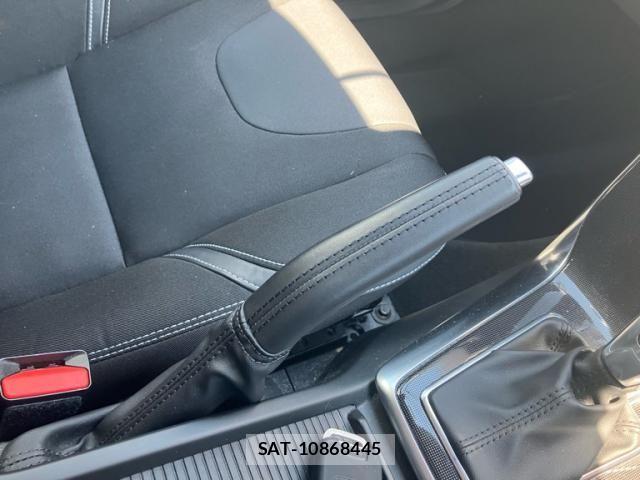 Volvo V40 2017-06 7621131-24