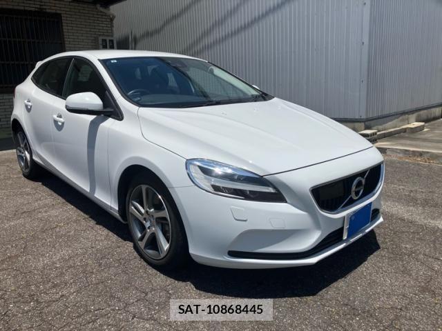 Volvo V40 2017-06 7621131-2