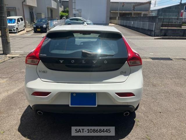 Volvo V40 2017-06 7621131-3