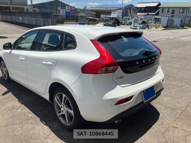 Volvo V40 2017-06 7621131-4