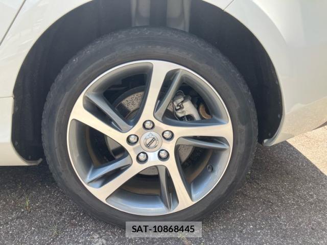 Volvo V40 2017-06 7621131-5