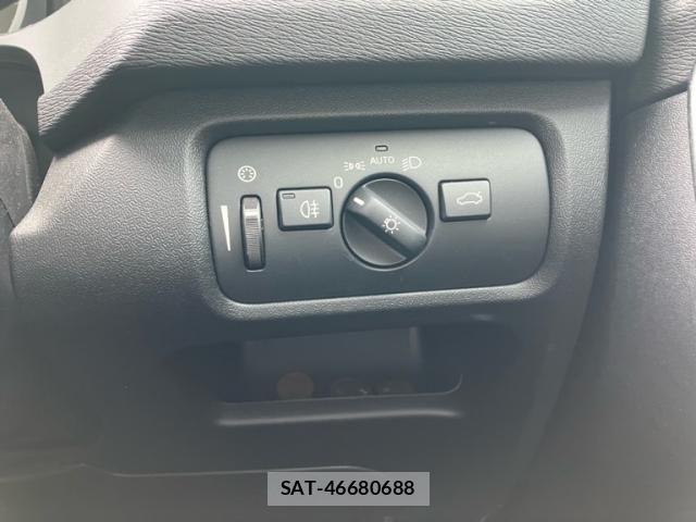Volvo V40 2015-12 7621135-17