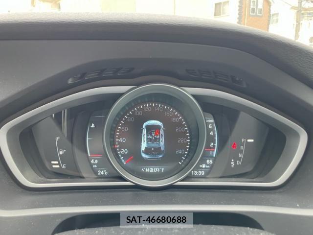Volvo V40 2015-12 7621135-21