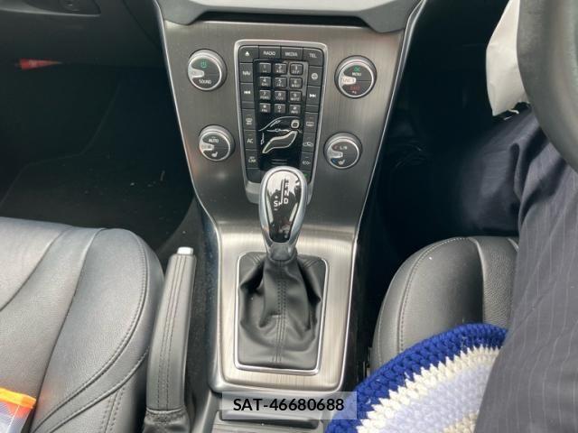 Volvo V40 2015-12 7621135-22