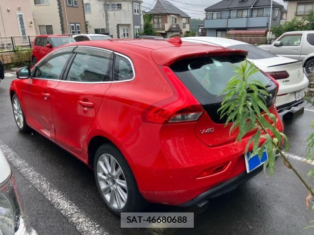 Volvo V40 2015-12 7621135-2