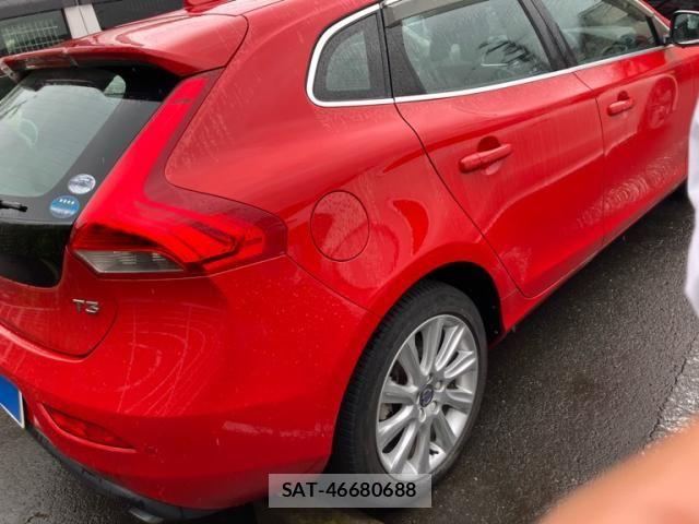 Volvo V40 2015-12 7621135-3