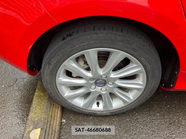 Volvo V40 2015-12 7621135-6