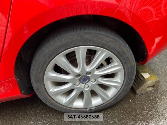 Volvo V40 2015-12 7621135-8