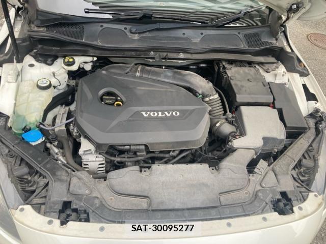 Volvo V40 2013-09 7621133-20